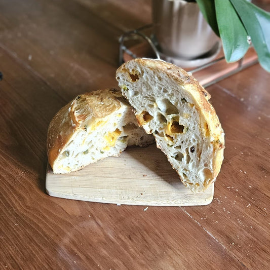 🌶️🧀 Jalapeño Cheddar Sourdough Bread